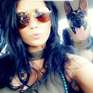 Meet your Posher, Allie